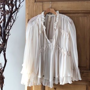 White long sleeve blouse